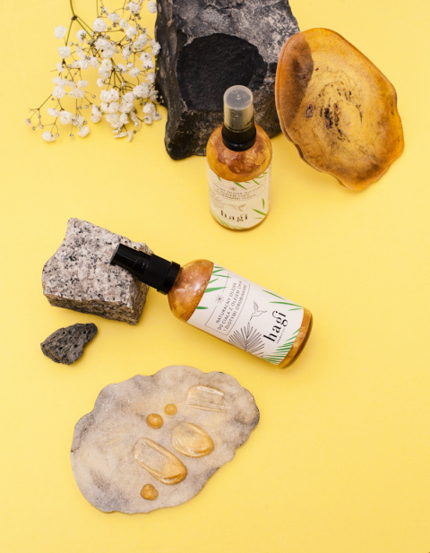 Naturalny olejek do ciała z olejem chia i złotymi drobinkami Hagi Naturalny olejek do ciała z olejem chia i złotymi drobinkami Hagi